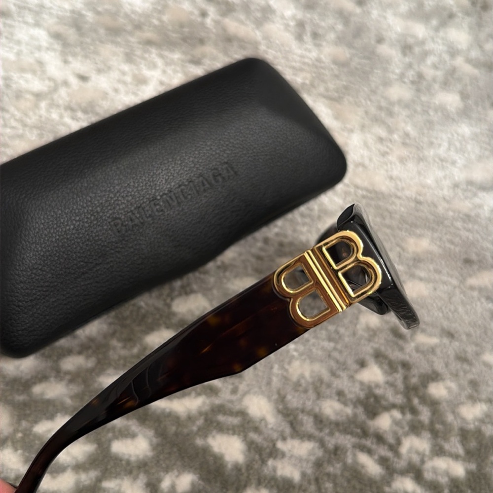 Balenciaga Turtoise logo Sunglasses